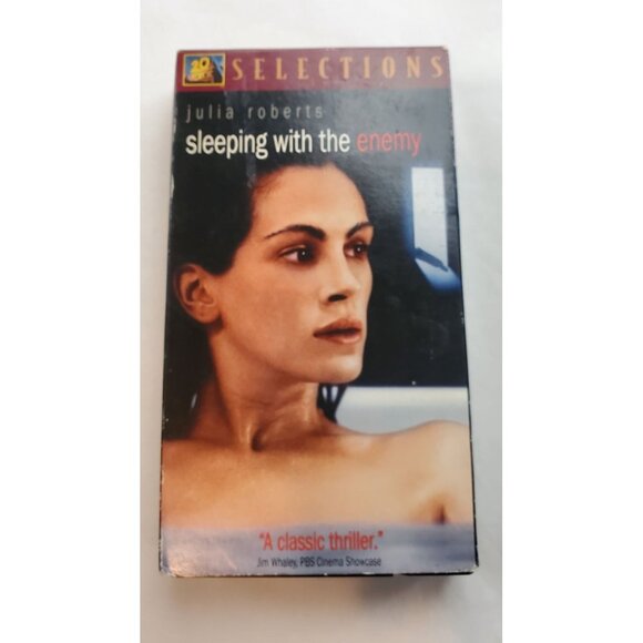 Sleeping With The Enemy VHS Tape 1991 - Julia Roberts - Picture 1 of 5